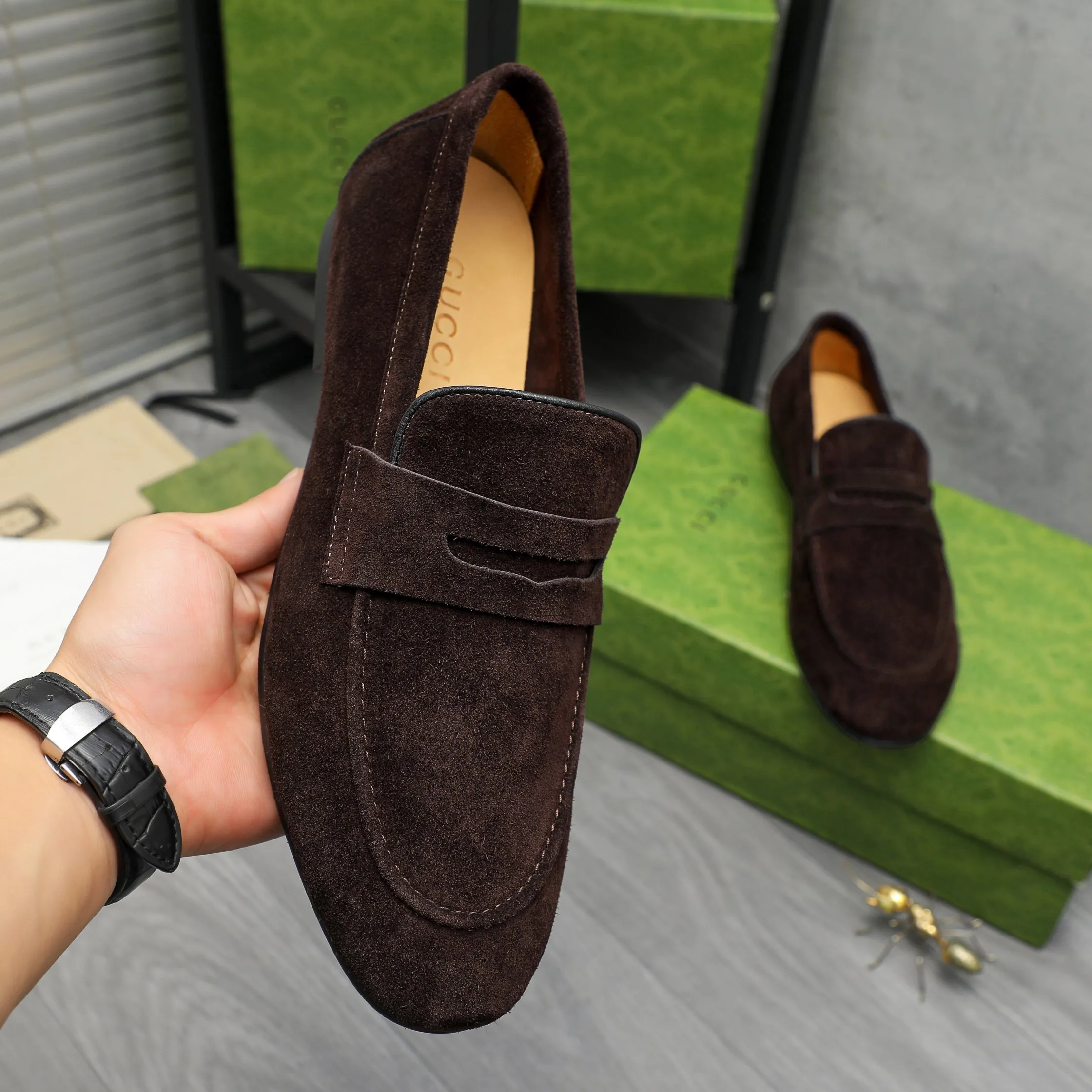 Men's shoes 💰p400 Product trademark: GUCCI "Gucci" business casual leather shoes Regular size: 38-46 (38.45.46 custom-made, non-returnable) Product materials: Selected suede cowhide upper, cowhide lining, original rubber outsole